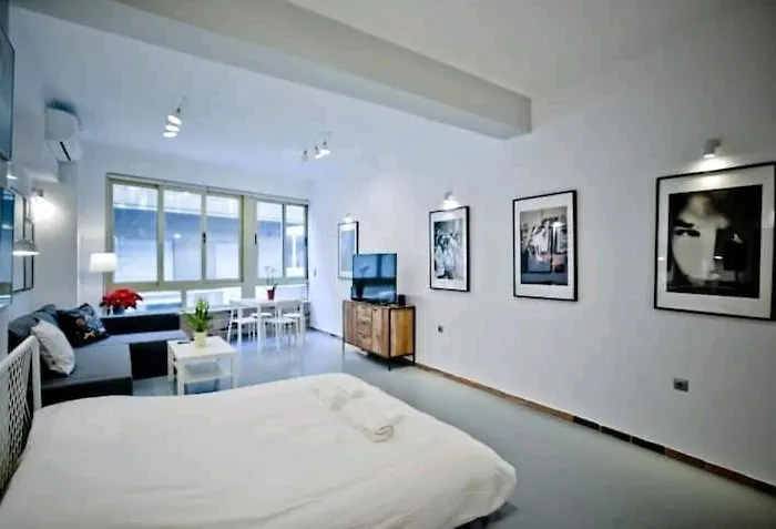 The Old Tailor Factory White Room