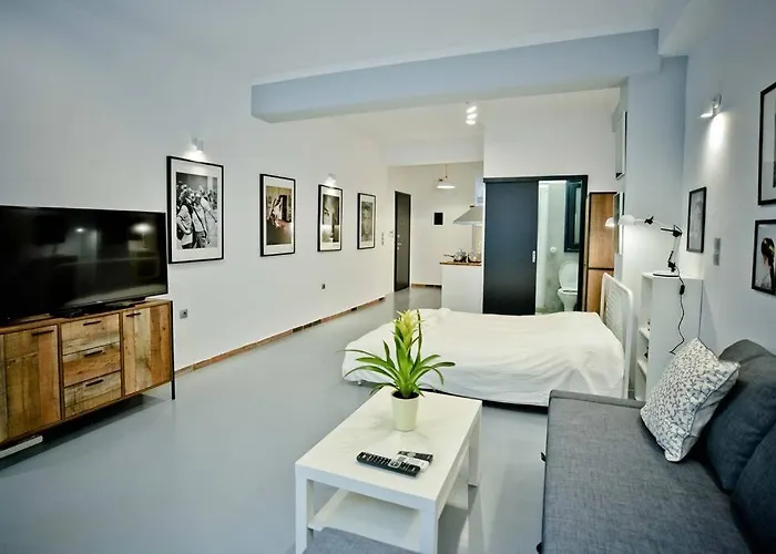 The Old Tailor Factory White Room